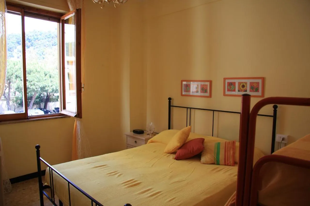 Interno 12 Apartment Varazze Italy