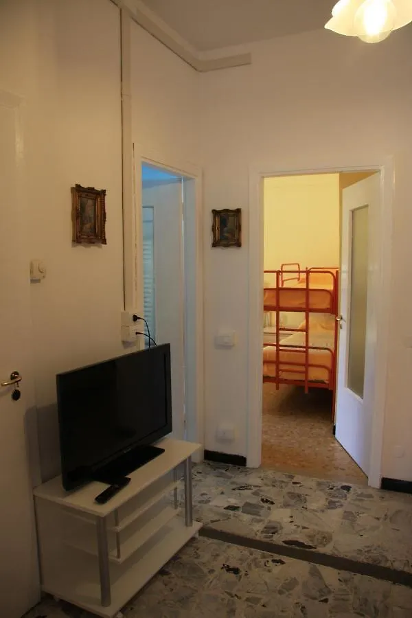 Interno 12 Apartment Varazze Italy